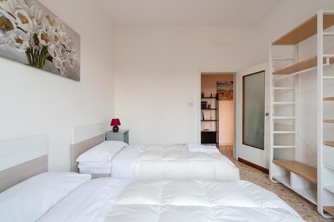 Bright&Cozy C5 Fiera Apartment Bologna Bagian luar foto