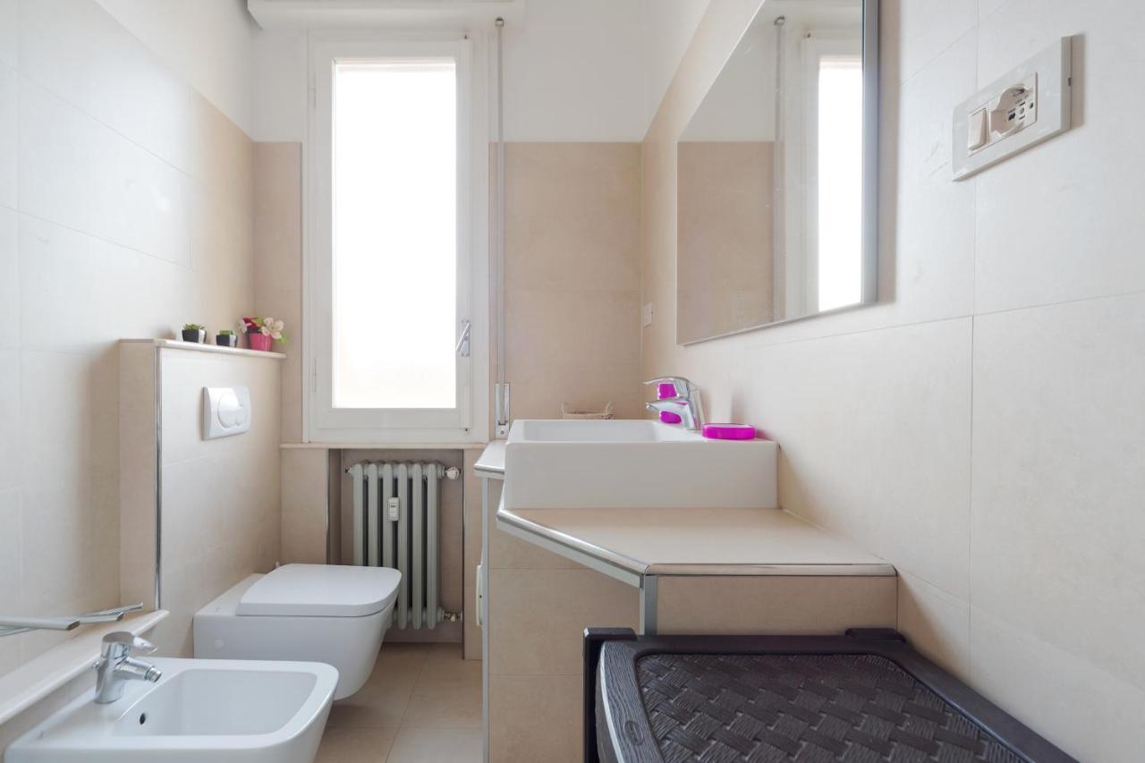 Bright&Cozy C5 Fiera Apartment Bologna Bagian luar foto