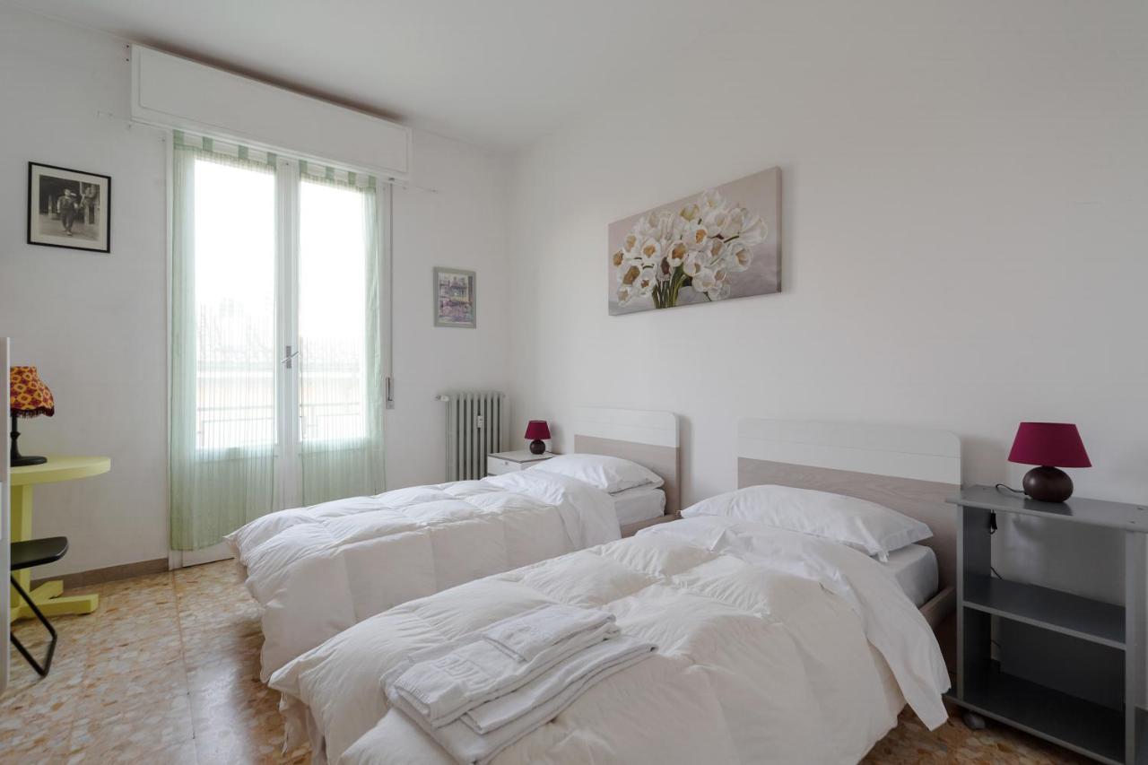 Bright&Cozy C5 Fiera Apartment Bologna Bagian luar foto